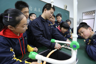 江蘇鎮江:體驗勞動課快樂學技能