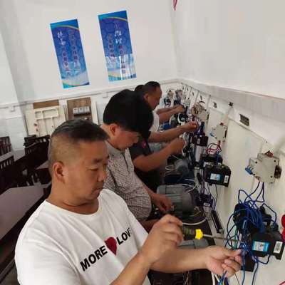 龍山縣就業(yè)培訓(xùn)中心開(kāi)展電工技能培訓(xùn)
